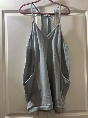 Light Gray Ribbed V-Neck Romper with Side Pockets